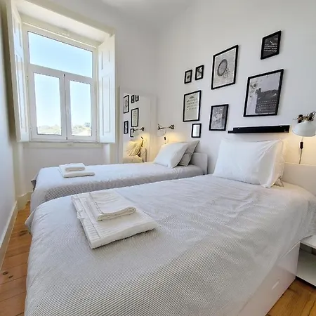 Prazeres Pool * Lisbon