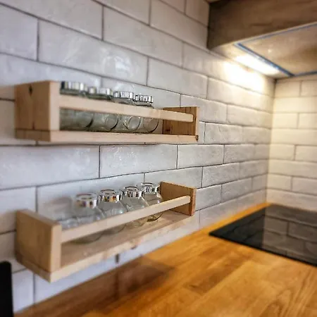 Prazeres Pool 公寓 *